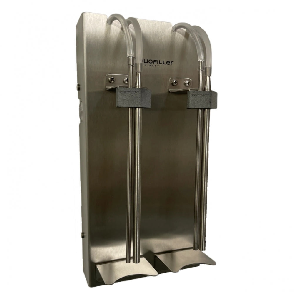 Duofiller Core (G3) fra Duofiller er en automatisk kannefyller med doble dyser og klare slanger, veggmontert for effektiv og presis fylling - perfekt for småbryggerier og hjemmebryggere.