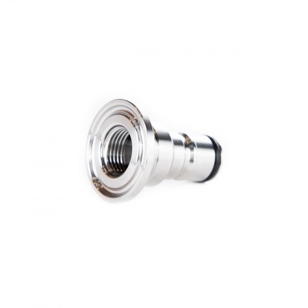 Nærbilde av Brewtools Ball Lock Adapter, Gass, med 34 mm Tri-Clamp og gjenget ende, vist på hvit bakgrunn.