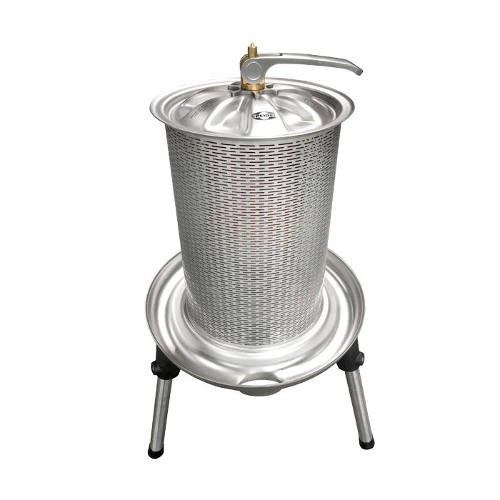 Speidel Hydropress 40L er en eplepresse i rustfritt stål fra Speidel, med perforert kurv, metallhåndtak på toppen og tre støtteben.