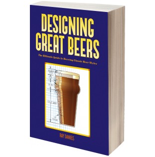 Designing Great Beers by Brewshop er en pålitelig guide til å mestre klassiske ølstiler, med en halvliter og et bryggediagram på det blå omslaget. Perfekt for hjemmebryggere som ønsker ekspertråd.