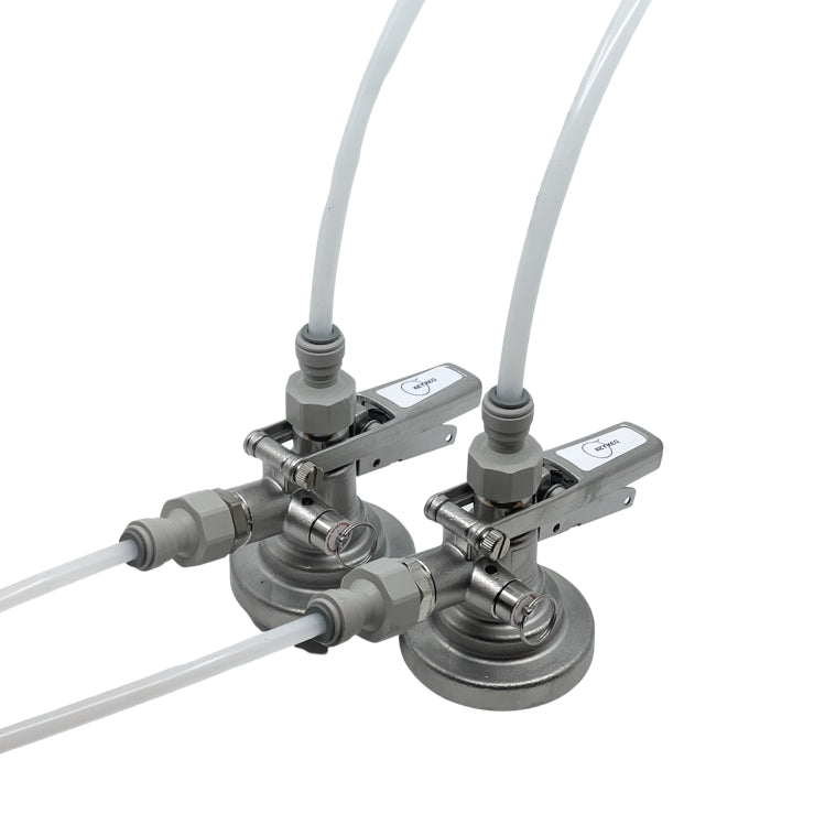 Brewshop Startpakke for tapping fra KeyKeg & PolyKeg med Lindr - For 2 fat inneholder to keg-koblinger med slanger, vist side om side på en hvit bakgrunn - perfekt for PolyKeg-tappesett.