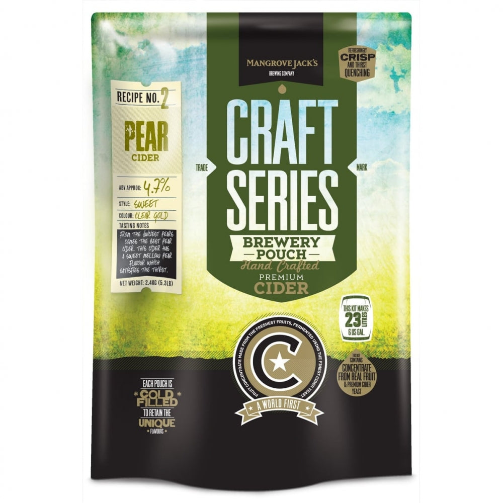 En grønn og gul pose merket "Craft Series Pear Cider ekstraktsett - 2,4kg" fra Mangrove Jacks, med produktinformasjon og spesifikasjoner for sideren.