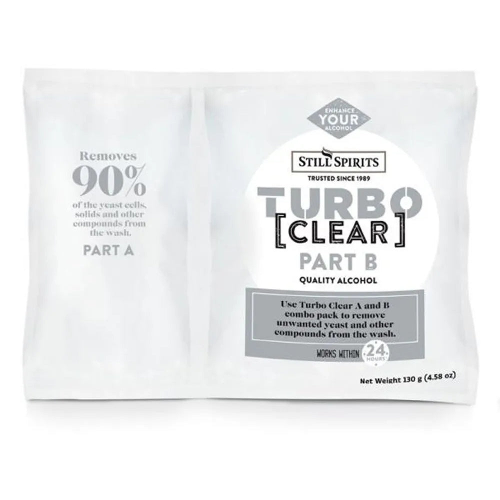Still Spirits Turbo Clear 130g - klarningsmiddel er en hvit pakke som er utviklet for å fjerne 90 % av gjærcellene fra alkohol i løpet av 24 timer. Merkevare: Still Spirits.
