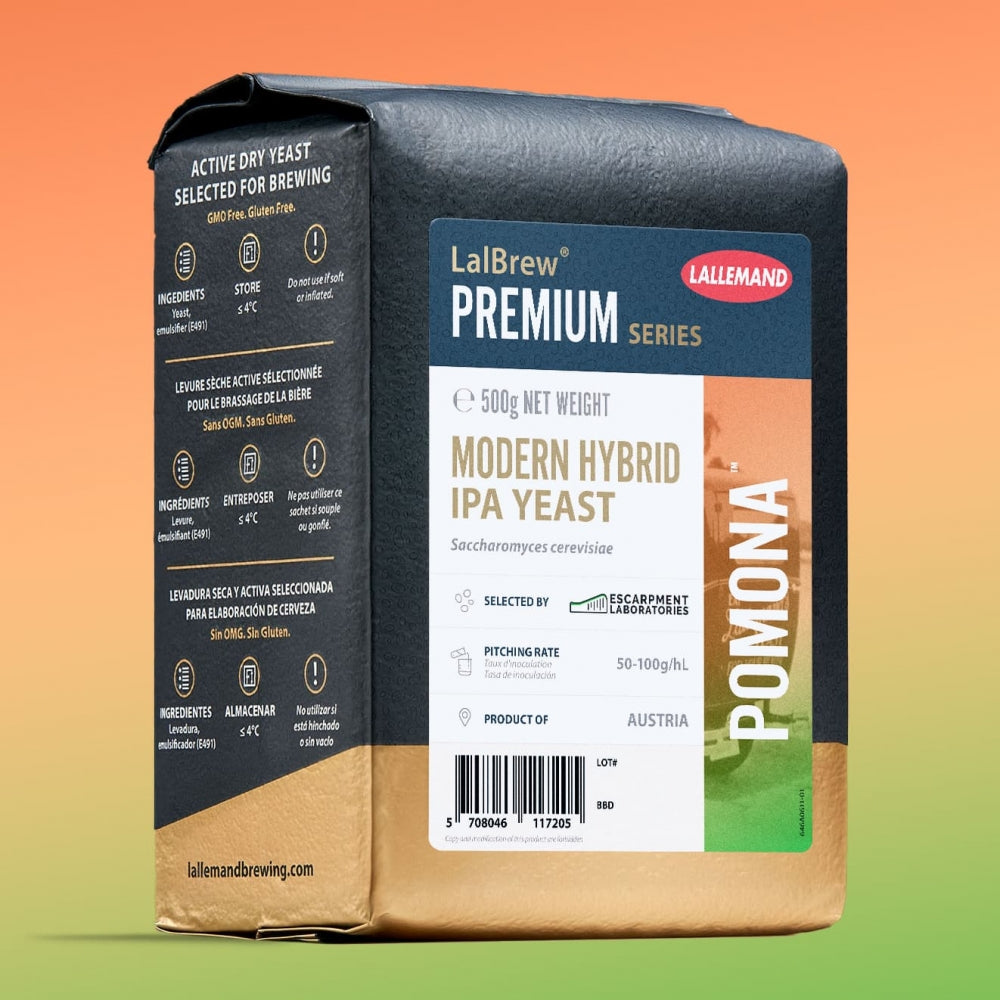 Lallemand LalBrew Pomona Modern Hybrid IPA Yeast 500 g, ideell for biotransformasjon i moderne IPA-oppskrifter, har produktdetaljer og bryggeinstruksjoner på etiketten.