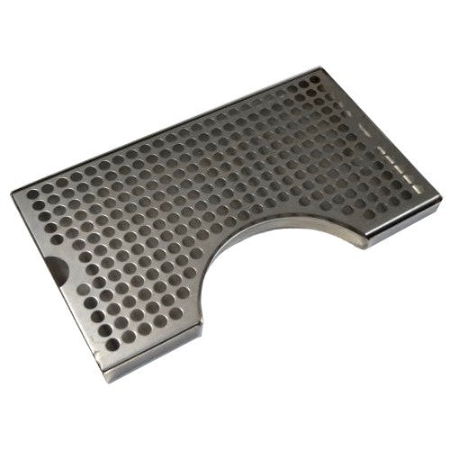 Brewshop Drip Tray 30 cm - med utskjæring er et rektangulært metallbrett med et rutenett av runde hull og en halvsirkelformet utskjæring langs den ene kanten.