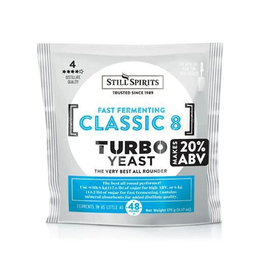 Still Spirits Classic 8 Urea Turbo Yeast 175g er en hurtiggjærende turbogjær som produserer opptil 20 % ABV, perfekt for hjemmebrygging av opptil 4 liter og kan gjære på så lite som 48 timer.