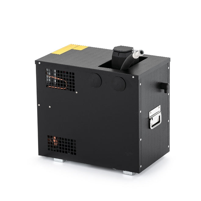 Black Lindr AS-40 Glycol Green Line 0,3 kW glykolkjøler med pumpe, med ventilasjonsgitter, sidehåndtak og topptut - perfekt for temperaturkontroll av gjæringstank - vist mot en vanlig hvit bakgrunn.