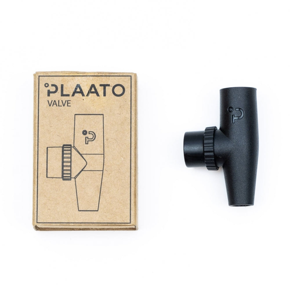 En Plaato Valve V2 - Pressure Drop Equalizing Valve og den tilhørende pappesken vises side om side på en hvit bakgrunn, ideelt for hjemmebryggere.