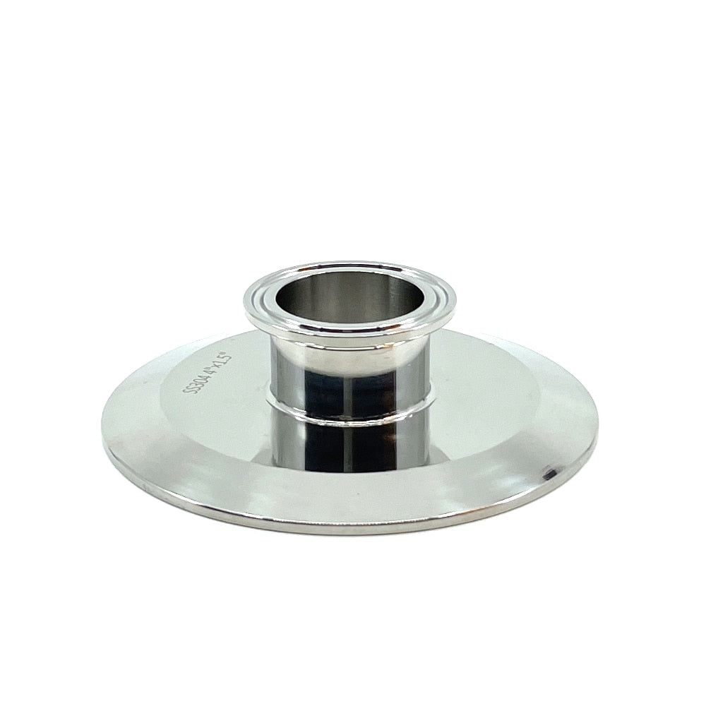 Brewshop's Overgang fra 4" Tri-Clamp til 1,5" Tri-Clamp (Lav type) er en SUS304 rustfritt stål overgang med rund base og kort hals, perfekt til Tri-Clamp bruk for pålitelig tilkobling.