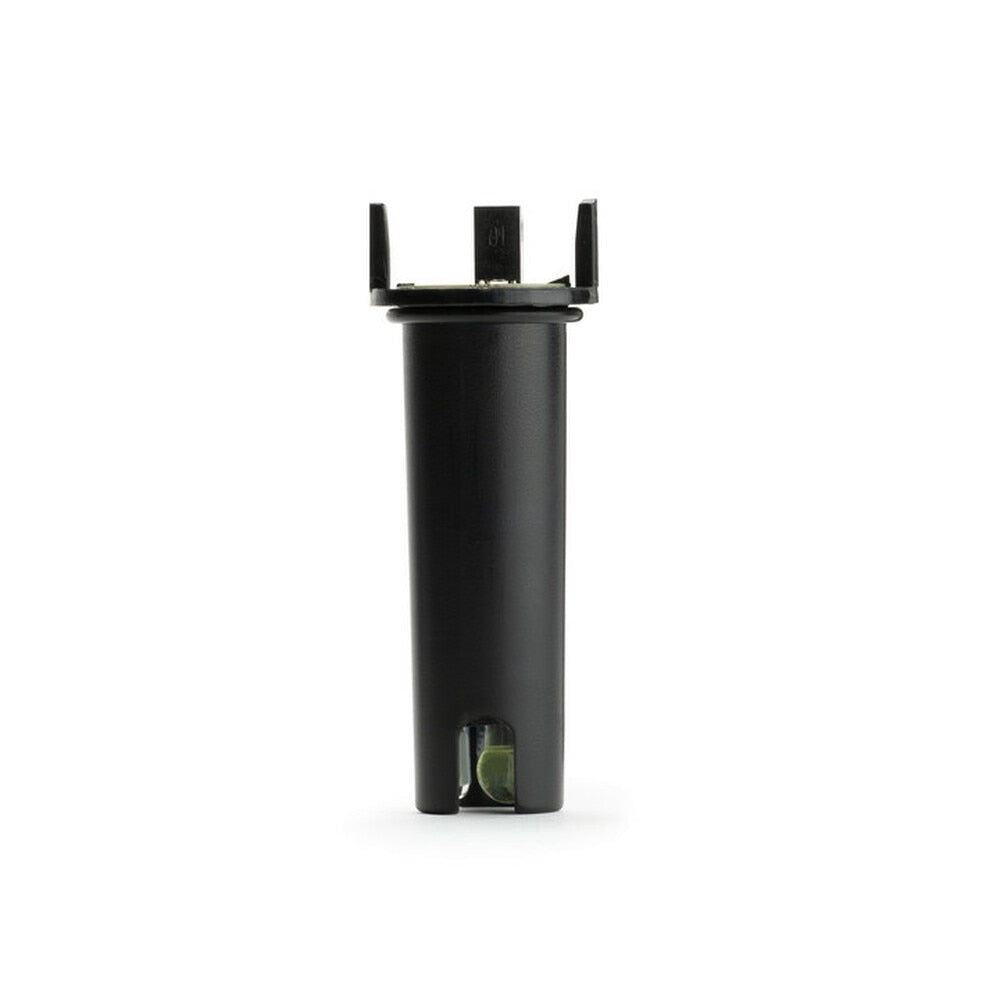 MI56P-proben fra Milwaukee for PH55 Pro og PH56 Pro pH-målere er en svart, sylindrisk plastkomponent med slisser i begge ender, vist stående på hvit bakgrunn.