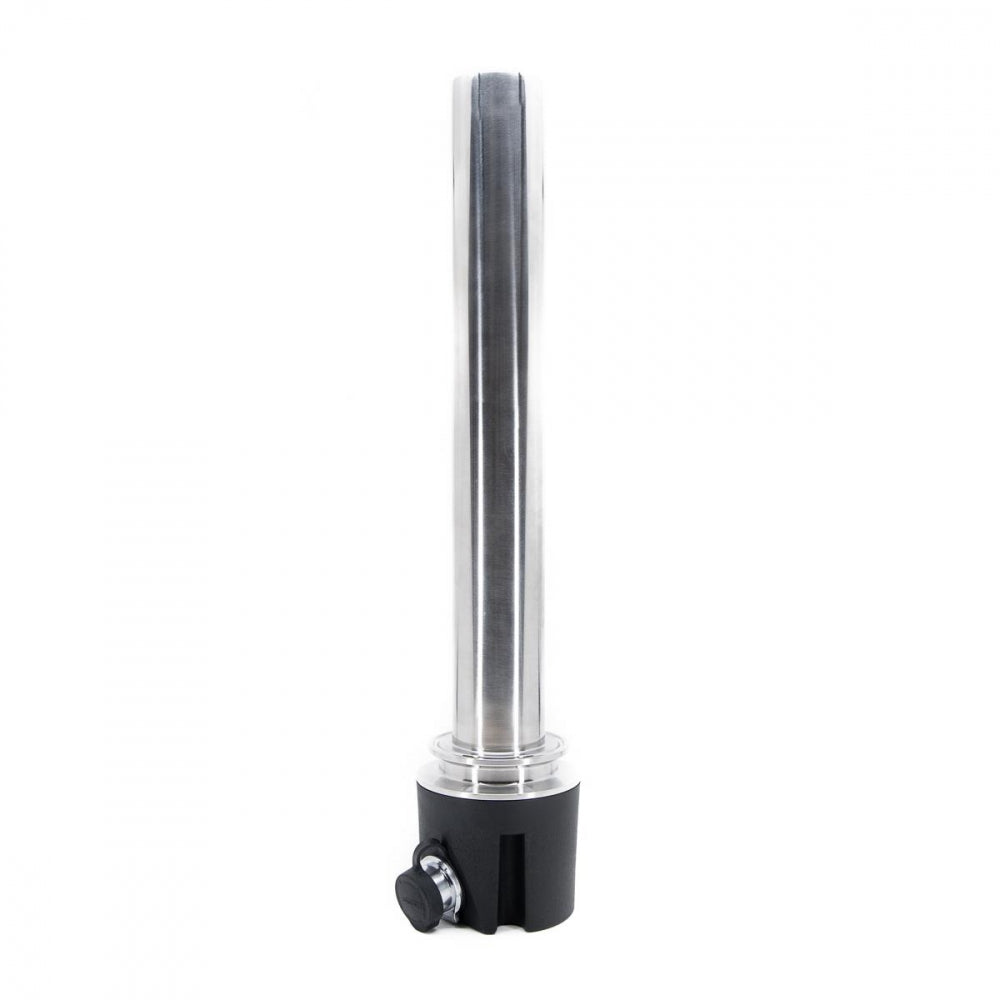 Brewtools Varmeelement til Unitank - 500W, med kabel er et Tri-Clamp-varmeelement i rustfritt stål med svart plastbunn og kontrollknapp, ideelt for RIMS-applikasjoner, vist mot en hvit bakgrunn.