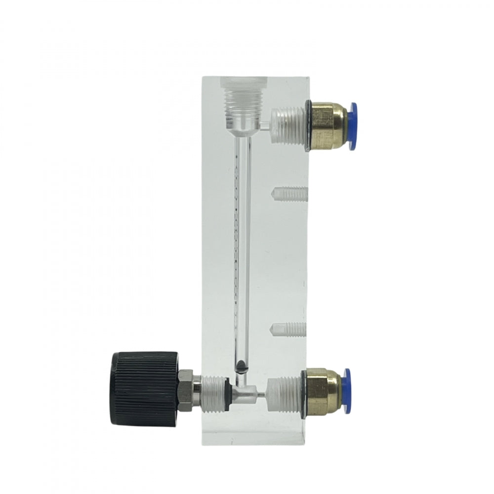 Brewshop Oksygen Flow Meter med 1/4" pushfit hurtigkobling har et klart akrylhus, metallbeslag, svart justeringsknott og vertikal skala - perfekt for nøyaktig oksygenering av vørter.