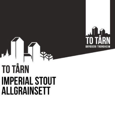 Svart og hvit etikett med stiliserte bygninger, trær og tekst: To Tårn Imperial Stout - allgrain ølsett-perfekt for enhver hjemmebrygger. Bryggeributikk vises i øverste høyre hjørne.