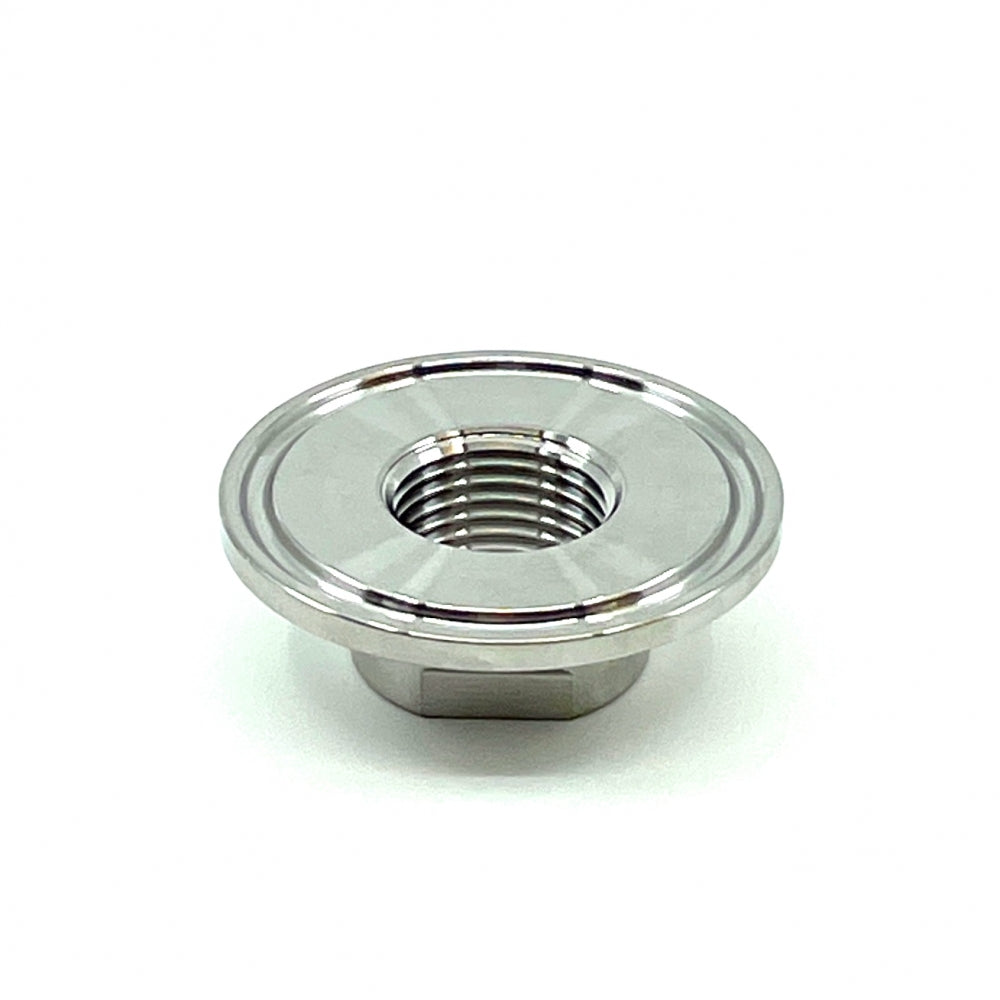 Brewshop 1,5" Tri-Clamp x 1/2" BSP (hunn) er en armatur i rustfritt stål 304 med en flat, sirkulær flens, vist ovenfra på hvit bakgrunn.