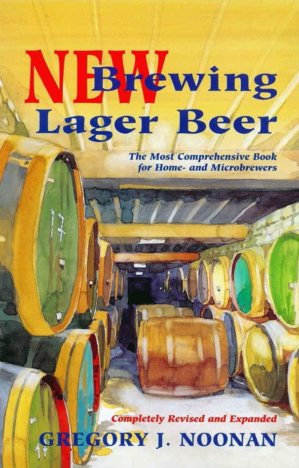 Bokomslaget til Brewshops nye Brewing Lager Beer: The Most Comprehensive Book for Home and Microbrewers, som viser trefat i en bryggerikjeller - en uunnværlig guide for hjemme- og mikrobryggerientusiaster.