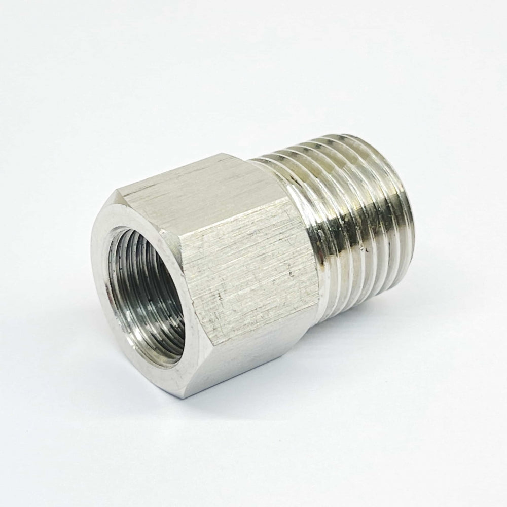 Brewshop Overgang 1/2" NPT til 3/8" FPT er en rustfritt stål rørkobling med én utvendig og én innvendig gjenge, beregnet for å koble sammen to rør.
