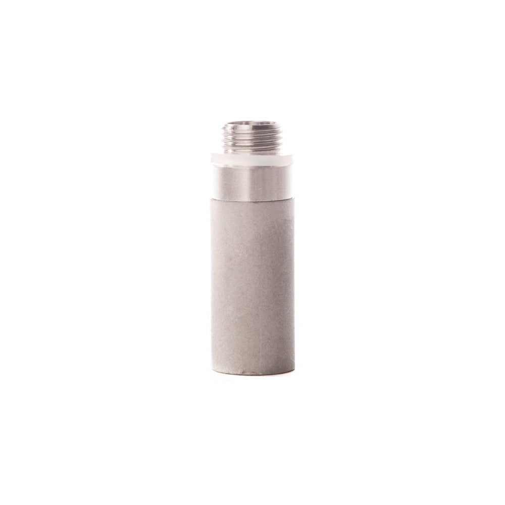 Brewtools Inline Oksygenerings-sett, som er kompatibelt med 34 mm tri-clamp-fittings, står oppreist mot en hvit bakgrunn.