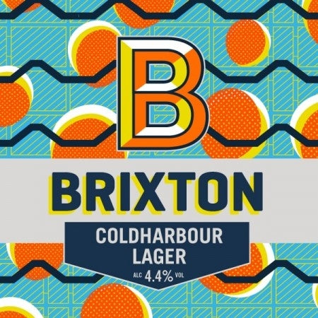 Etikett for Brewshops Brixton Brewery Coldharbour Lager - ølsett av fullkorn, med en fet B, geometriske oransje mønstre og tekst med 4,4 % ABV.