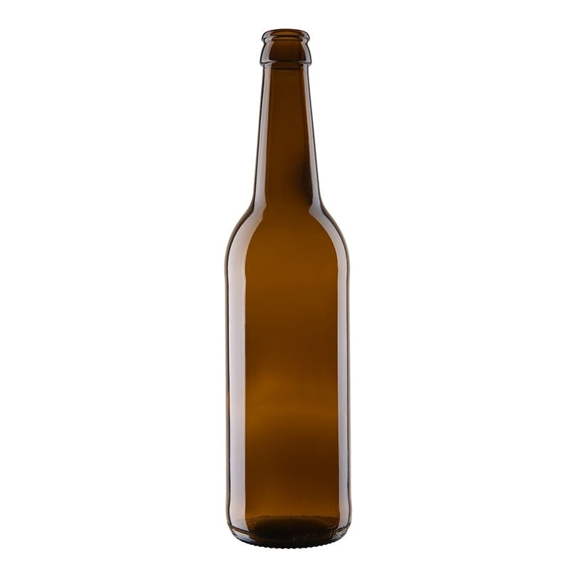 En 0,5 liters longneck-flasker (385 g) fra Brewshop står oppreist, tom og brun, mot en hvit bakgrunn.