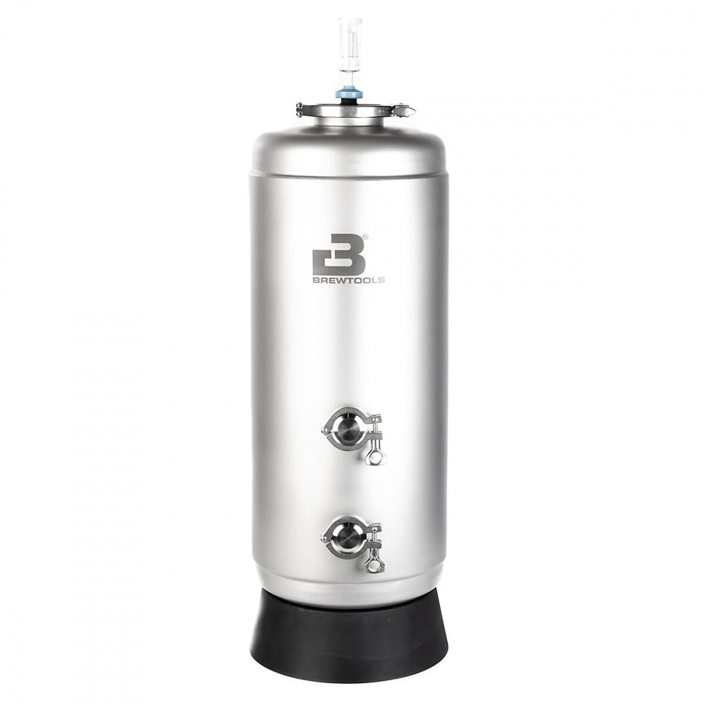 Brewtools MiniUni 40+ Tank med standard tilbehør, en fermenteringstank i rustfritt stål med standard tilbehør, står på en svart base mot en hvit bakgrunn.