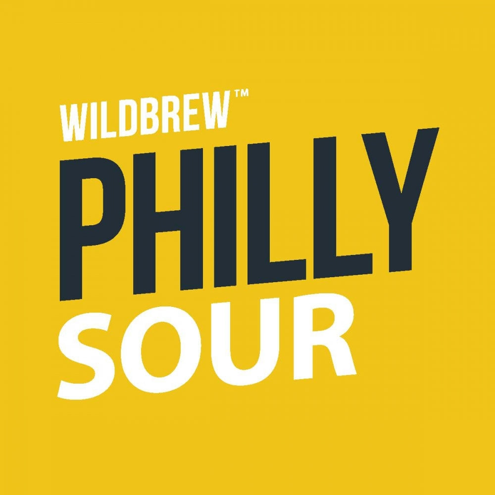 Gul bakgrunn med fet svart og hvit tekst som sier WildBrew Philly Sour 11g - Lallemand, med Lallemands innovative gjær for unike syrlige smaker.