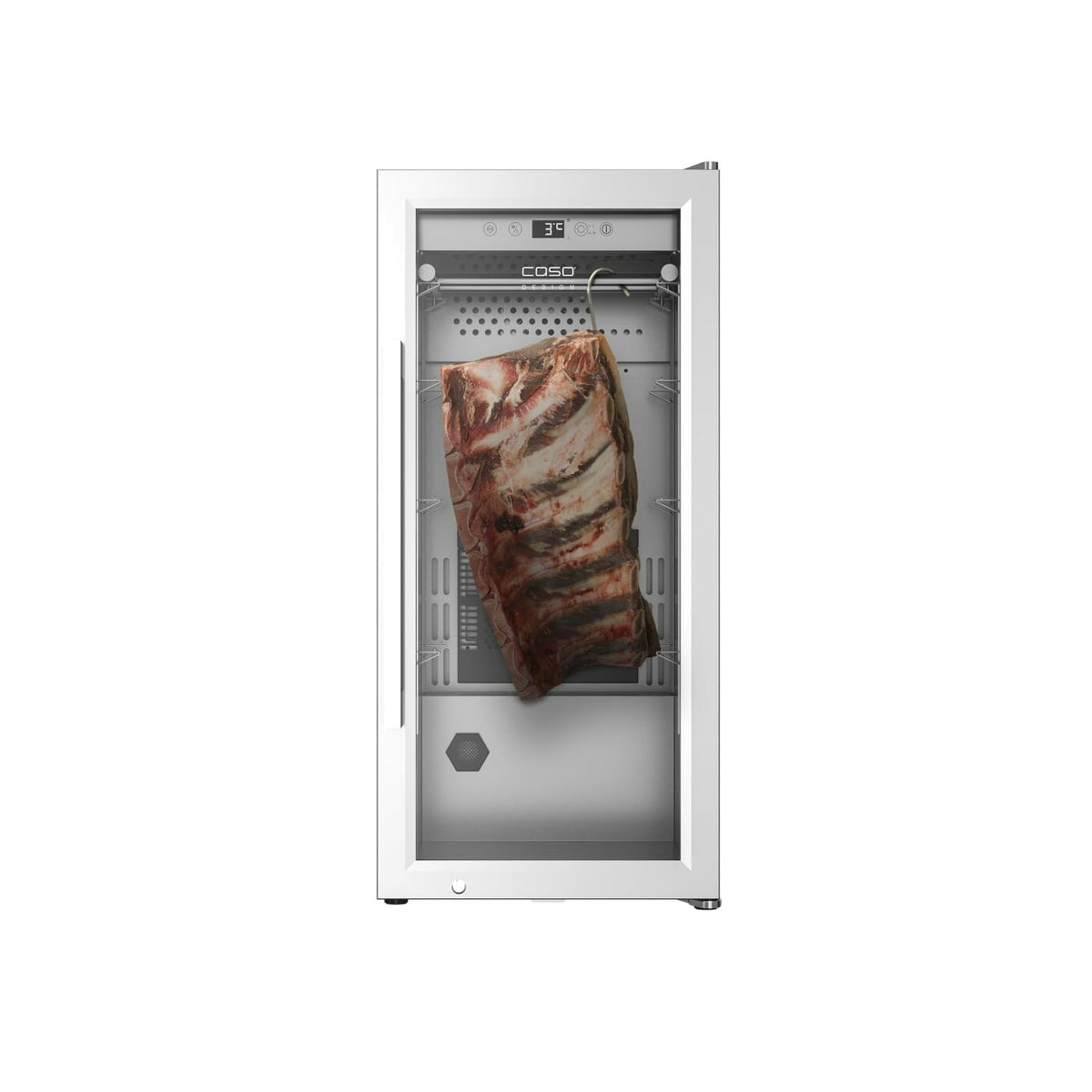 Et stort stykke rått kjøtt henger inne i et Caso DryAged Master 63 tørrmodningsskap med glassfront, der tørrmodningsprosessen vises frem.