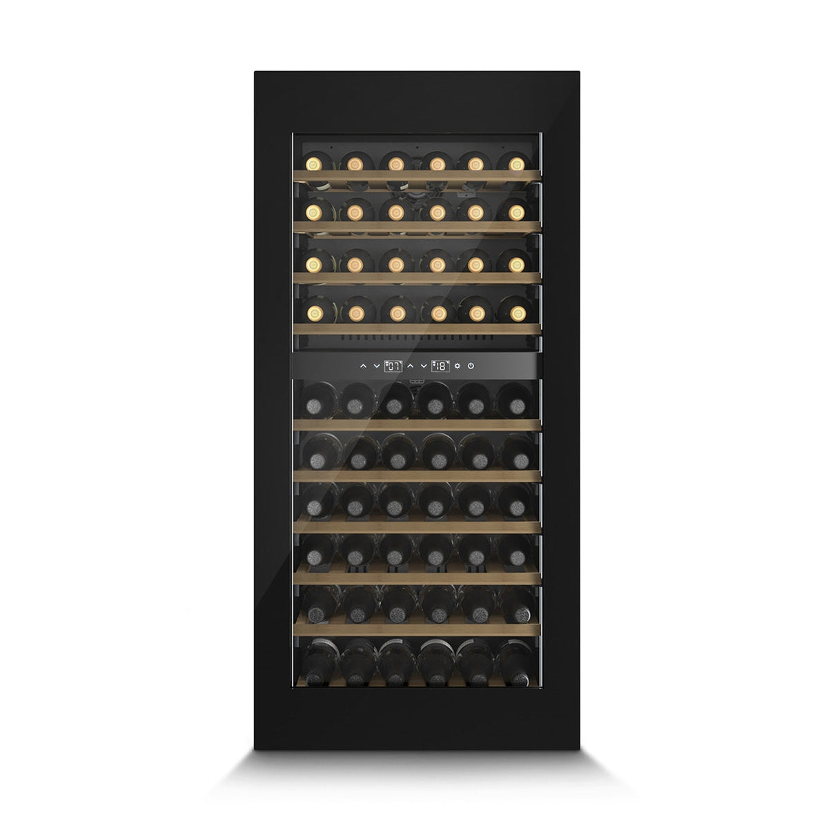 Et elegant, svart Caso WineDeluxe WD 60 innbyggingsvinskap med glassdør som viser rekker av vinflasker lagret horisontalt, samt et sentralt plassert digitalt kontrollpanel – perfekt for elegant vinoppbevaring i ethvert moderne rom.