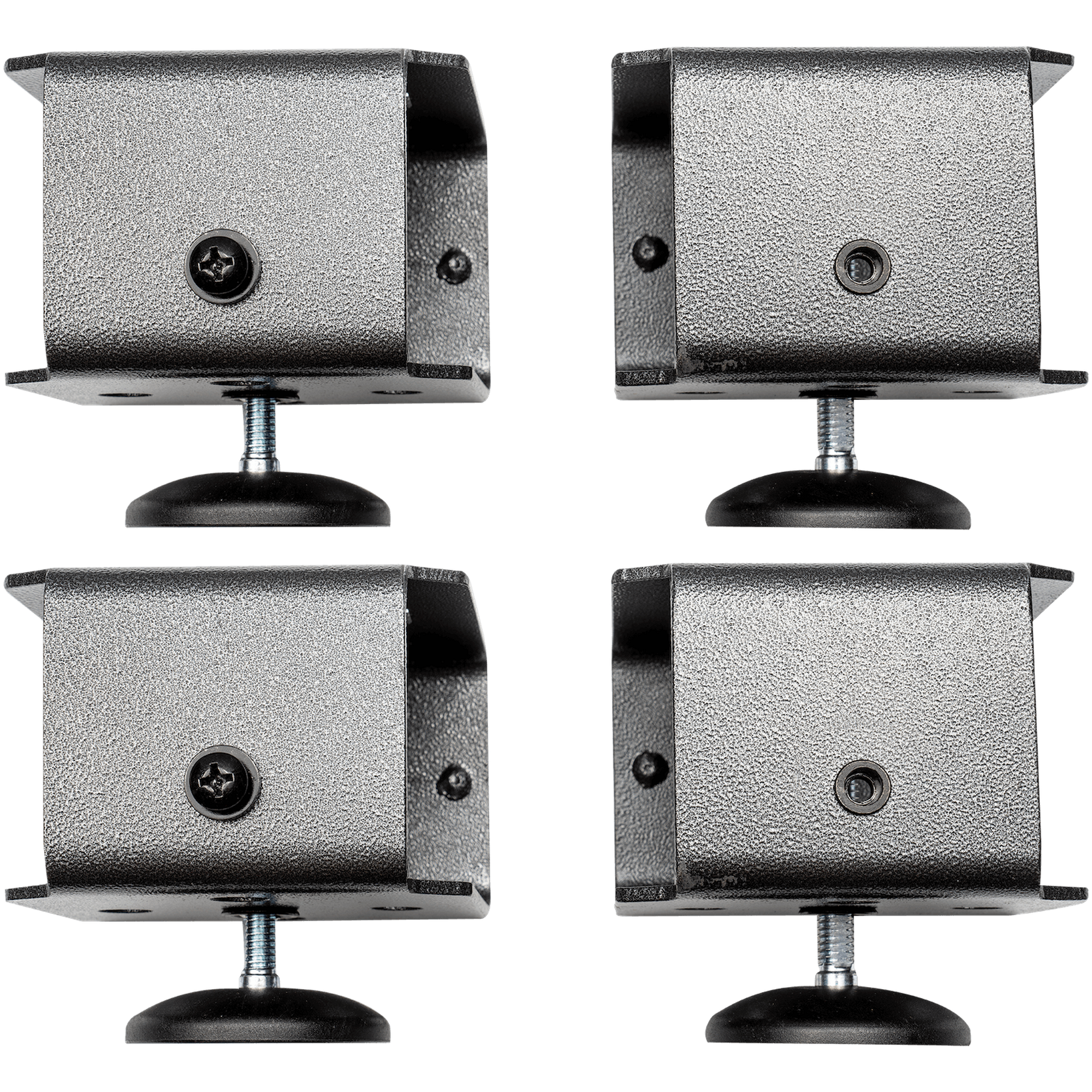Fire identiske Traeger Outdoor Kitchen Trim Kit-braketter for Timberline L, med justerbare, svarte føtter, er ordnet i et rutenettmønster på en enkel, hvit bakgrunn.