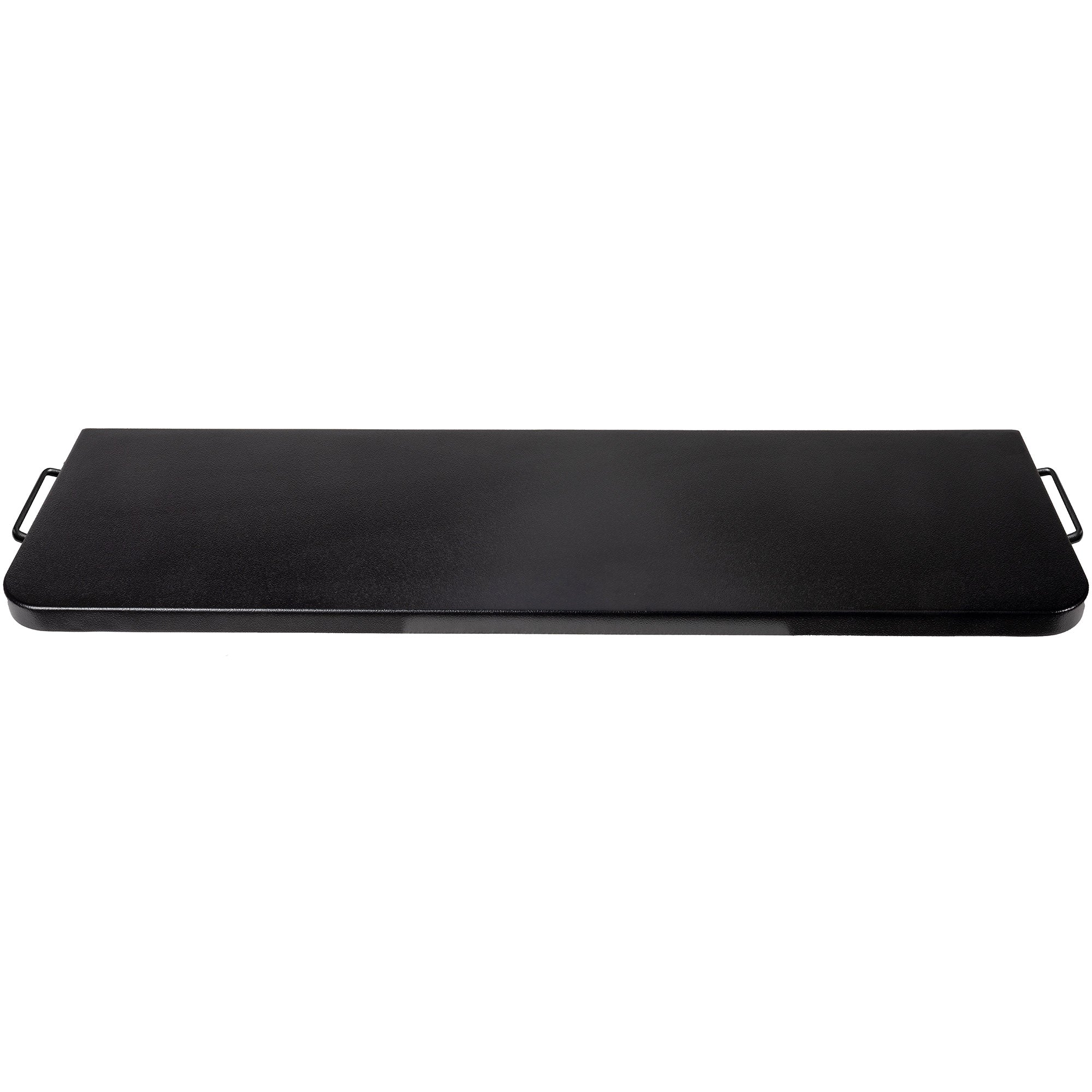 Rektangulær stekeplate i svart metall med doble sidehåndtak, vist forfra på en hvit bakgrunn - perfekt å kombinere med Traeger P.A.L. Front Shelf XL fra Traeger for allsidig matlaging utendørs.