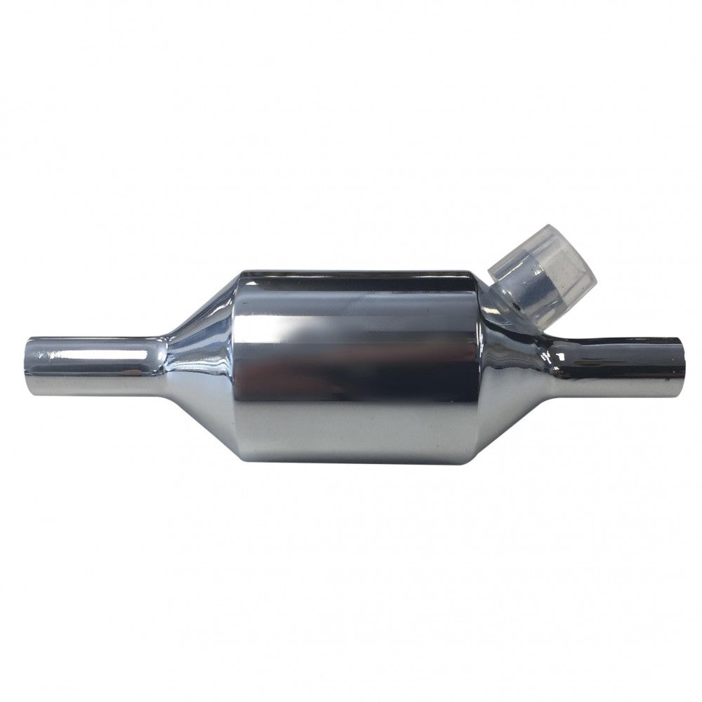Grainfather Wortometer - Inline Thermowell fra Grainfather har et innløp, et utløp og en vinklet sensorport for inline temperaturkontroll, vist på en hvit bakgrunn.
