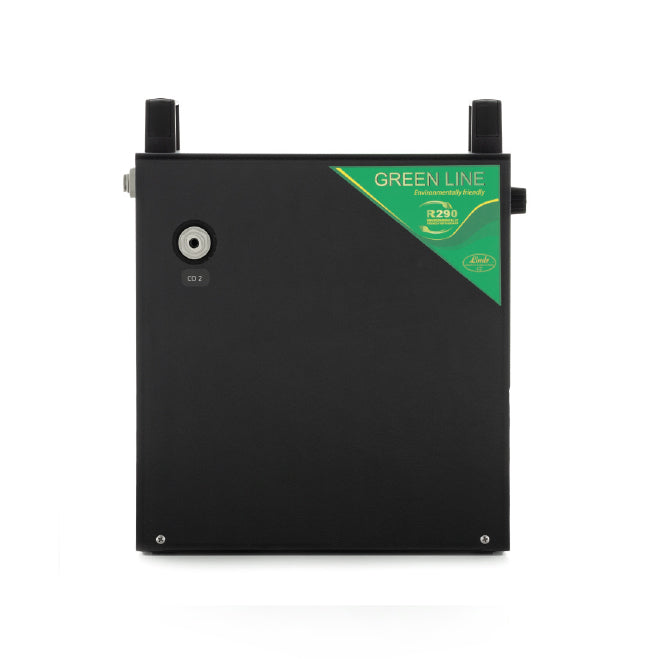 Lindr Soda Pygmy 25 Green Line sodavannmaskin fra Lindr er en svart, rektangulær industrienhet med et grønt Green Line-klistremerke, R290-indikasjon og en CO2-port på venstre side, vist mot en hvit bakgrunn.