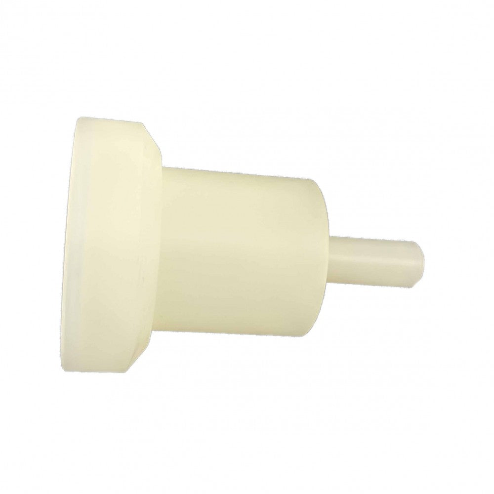 Brewshop 330 ml Adapter til Cannular Can Seamer er et sylindrisk tilbehør i beige plast med en bred, flat base og smal stang, designet for bruk med Cannular Can Seamer, vist mot en hvit bakgrunn.