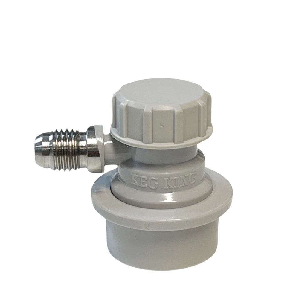 En Low Profile Ball lock CO2 hurtigkobling 1/4" MFL gjenger fra Keg King er vist på hvit bakgrunn.