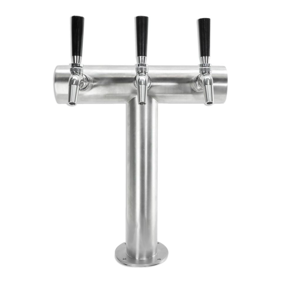 Keg King UltraT FasTap Tappetårn sett med 3 kraner - et rustfritt ståltårn for kegerator med tre svarte håndtak i T-form på hvit bakgrunn.