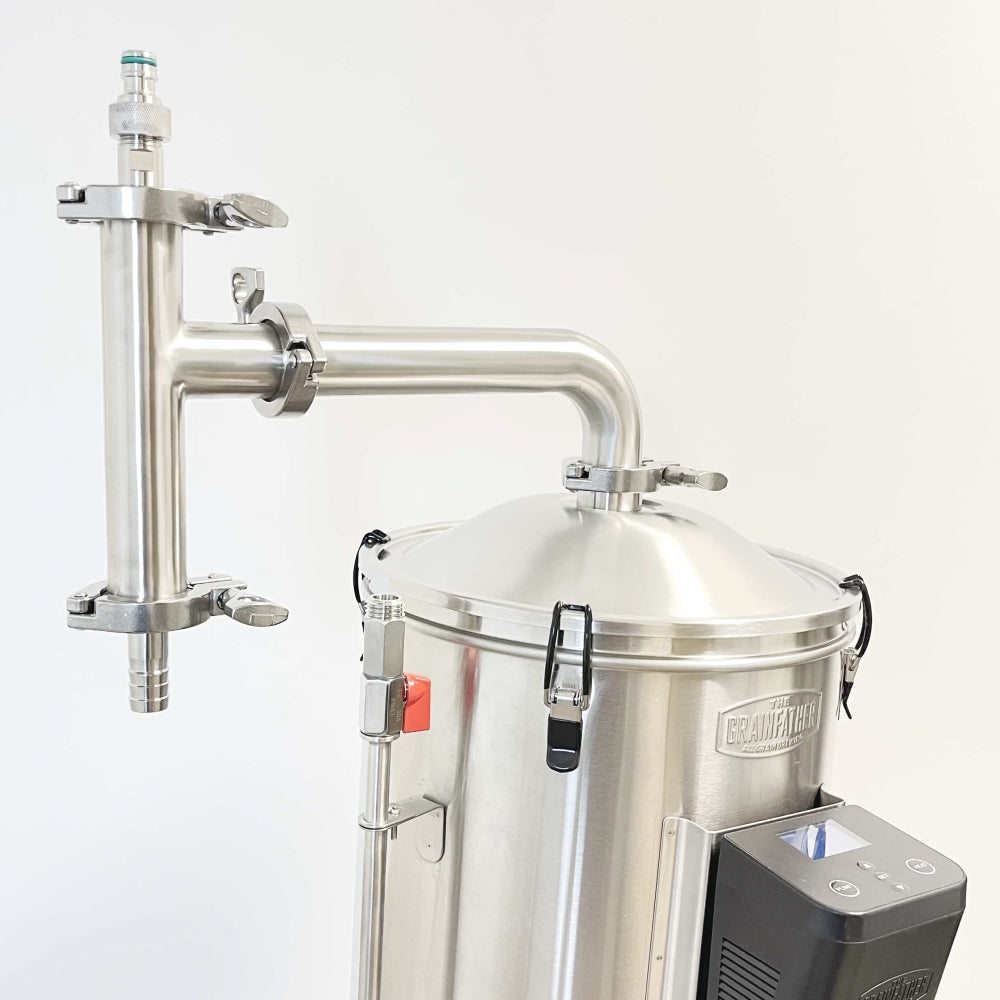 Grainfather Dampkondensator til G30 Steam Condenser (ny versjon!) festes enkelt på bryggekaret, noe som gjør den perfekt for bryggerom fuktkontroll under bryggeøktene dine.