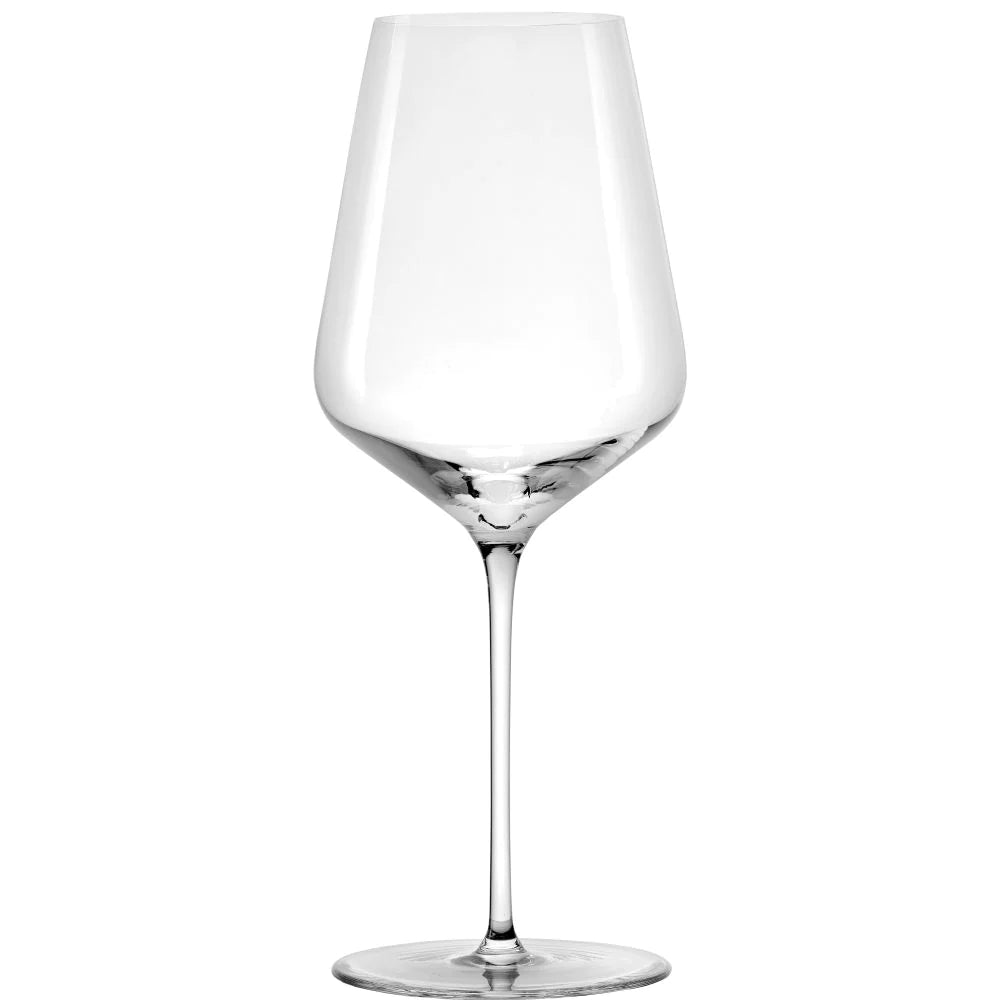 Et klart, tomt Stölzle Lausits STARlight Bordeaux vinglass 675 ml med lang stilk og bred skål er vist mot en hvit bakgrunn.