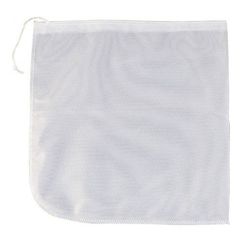 Brewshop Humlepose / meskepose er en hvit nettingpose i nylon, 38 x 38 cm, med en løpesnor i øverste venstre hjørne, på en vanlig hvit bakgrunn.