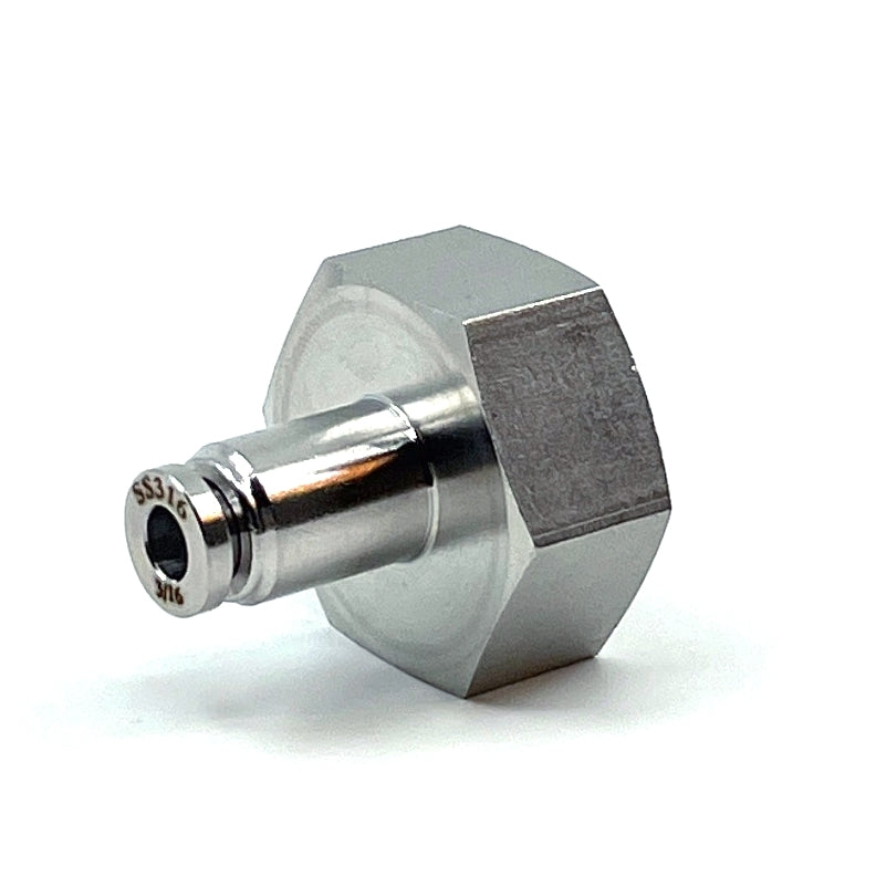 Overgang F 5/8" BSP - 3/16" Rustfritt stål fra Project Brew er en sekskantet mutteradapter i rustfritt stål med gjenget ende, perfekt som ølslangekobling, vist på hvit bakgrunn.