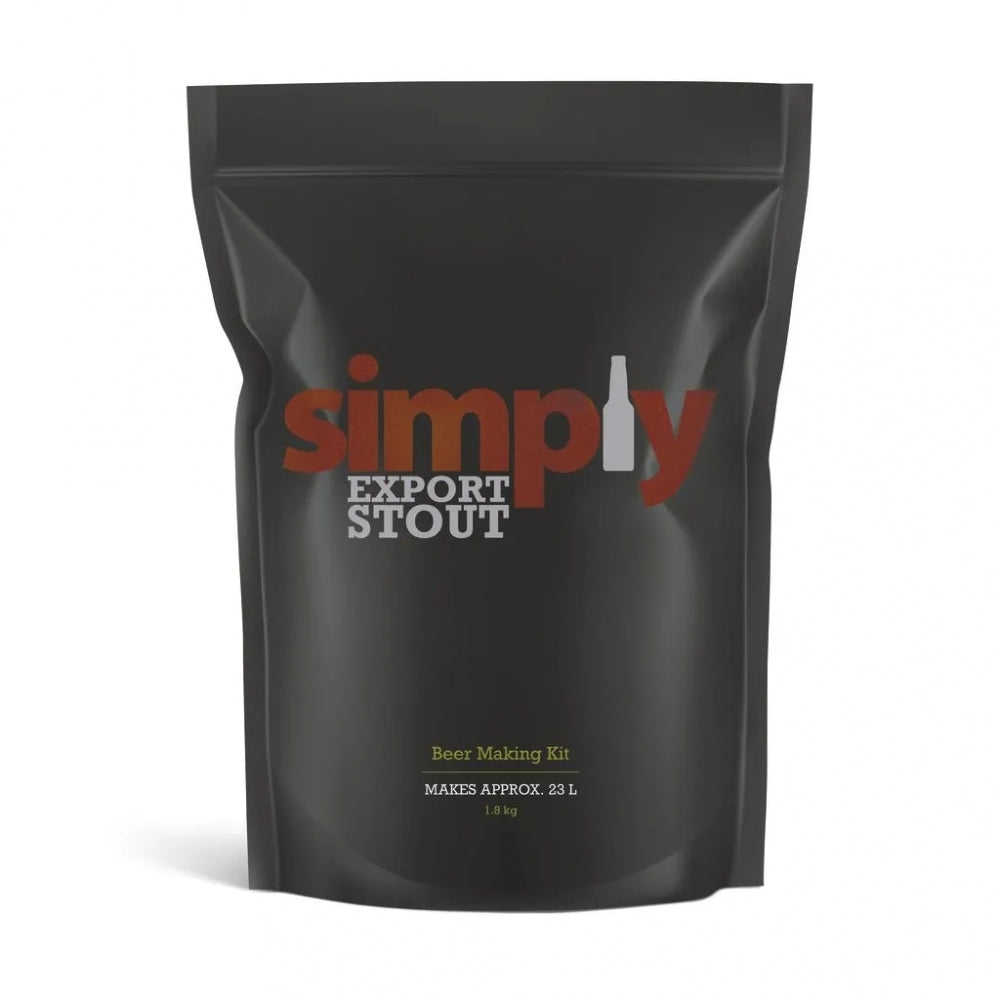 En svart pose merket Simply Export Stout 1,8 kg ekstraktsett fra Simply, nok til å brygge ca. 23 liter - ideelt til ølbrygging med maltekstrakt.