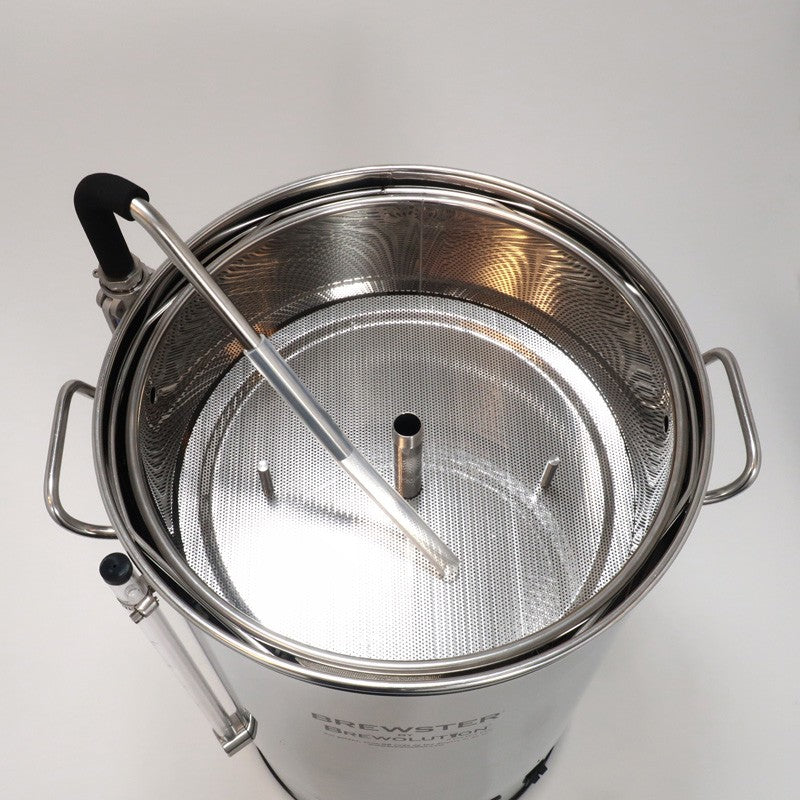 En Brewster Beacon 40L - Brewolution bryggemaskin med nettingfilter, sentralrør og klart siderør sett ovenfra - perfekt for nøyaktig temperaturstyring under brygging. Merkevare: Brewolution.