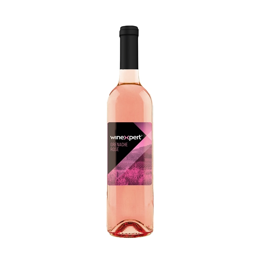 En flaske Winexpert Reserve Vinsett - Grenache Rosé, Australia, har svart skrukork og en moderne etikett i svart og rosa mot en enkel hvit bakgrunn.