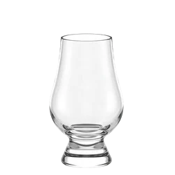 Et enkelt Glencairn Whisky Glass 190 ml fra Stölzle Lausitz 6-pakning er sentrert på en hvit bakgrunn, noe som fremhever elegansen i dette ikoniske whiskyglassdesignet.