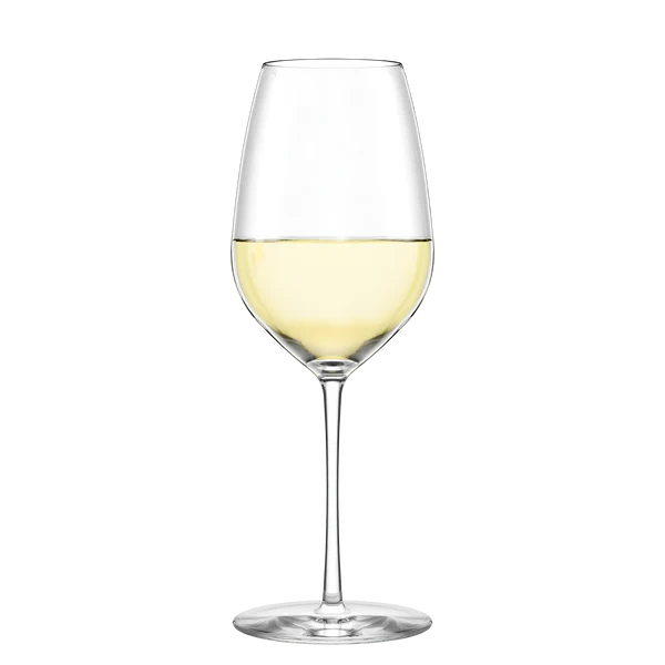 Et Stölzle Lausits Fino hvitvinsvinglass 450 ml, fylt halvveis med hvitvin, er plassert mot en enkel hvit bakgrunn.