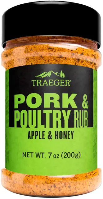 Traeger Pork & Poultry Rub 200g er en krydderblanding fra Traeger med æble- og honningsmag, grønn etikett og sort låg. Perfekt grillkrydder til svinekjøtt og fjerkræ.